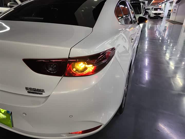 Фото 8 - Mazda 3 (Axela)