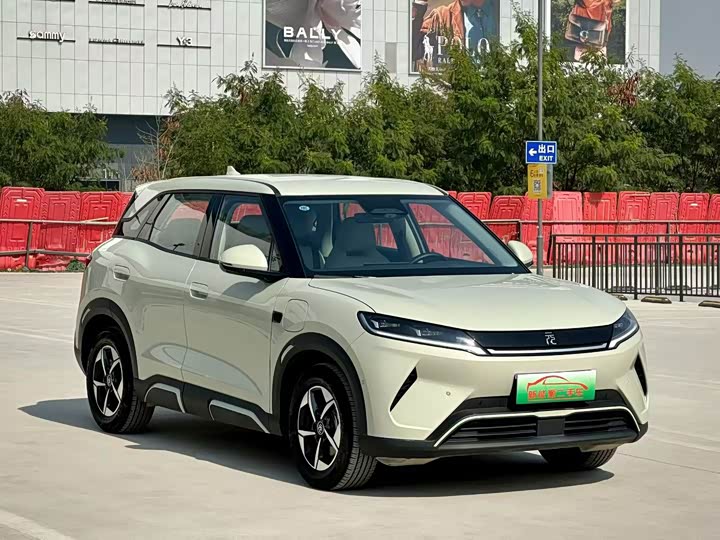 Фото 3 - BYD Yuan Up