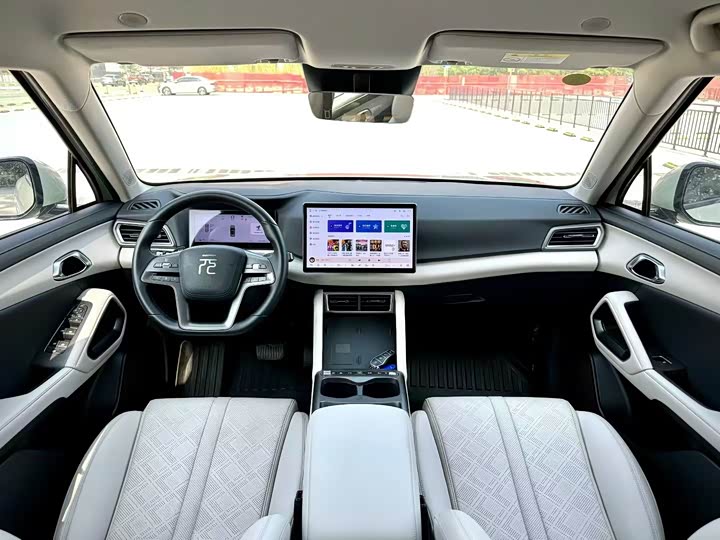 Фото 4 - BYD Yuan Up