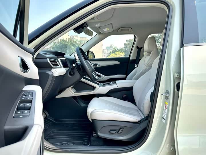 Фото 5 - BYD Yuan Up