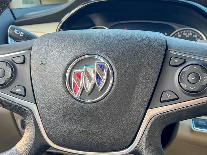 Фото 9 - Buick GL8 ES