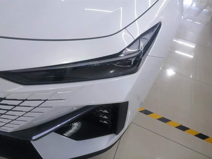 Фото 5 - Changan UNI-V