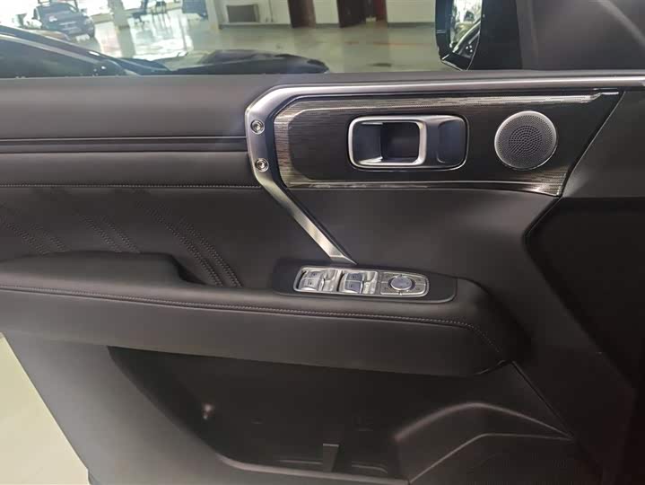 Фото 7 - Tank 400 Hybrid