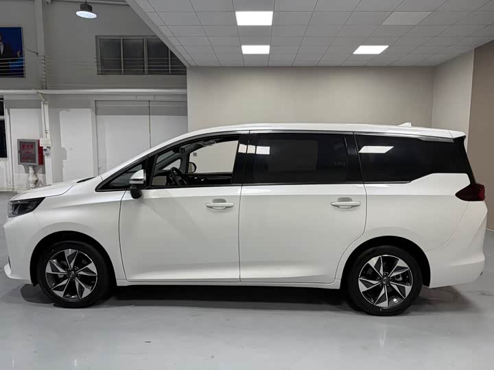 Фото 7 - GAC Trumpchi M6