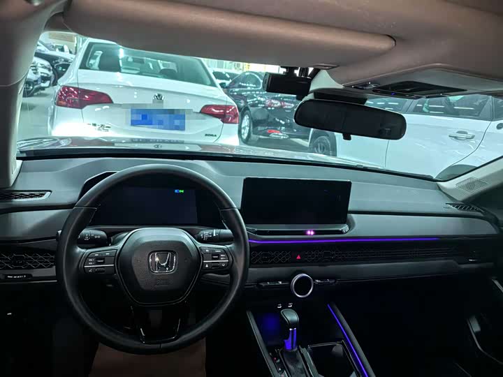 Фото 2 - Honda Accord