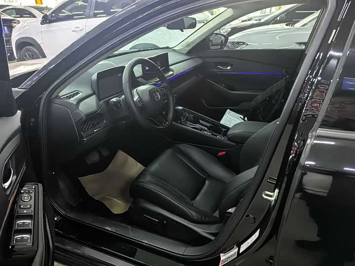 Фото 3 - Honda Accord