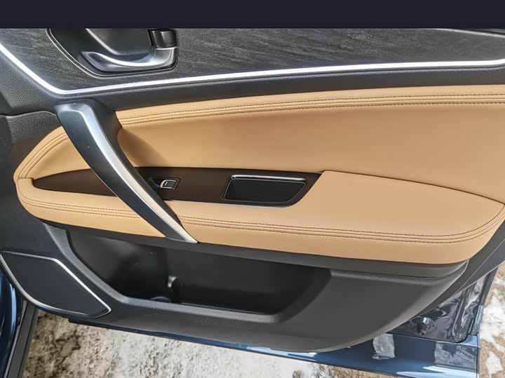 Фото 8 - Honda UR-V