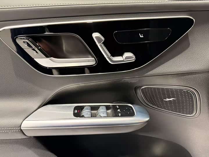 Фото 5 - Mercedes-Benz GLC-Class