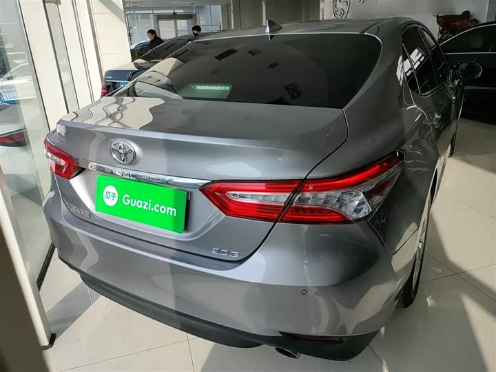 Фото 6 - Toyota Camry