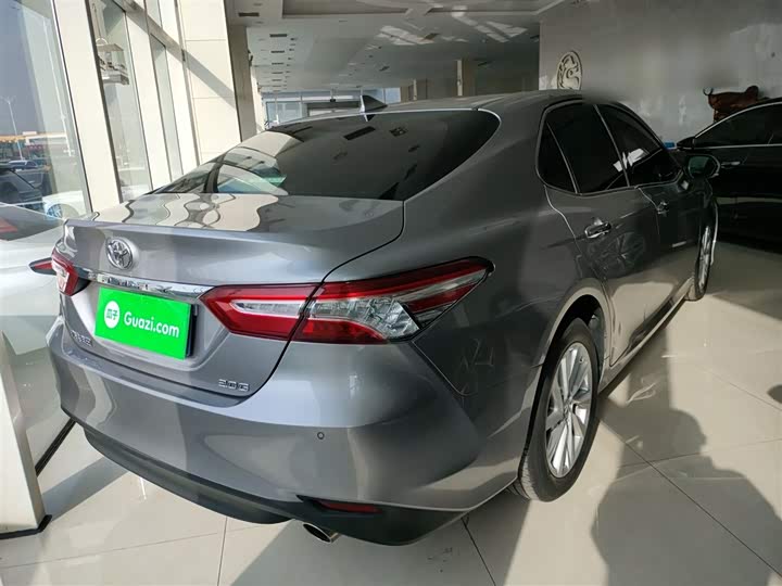 Фото 7 - Toyota Camry