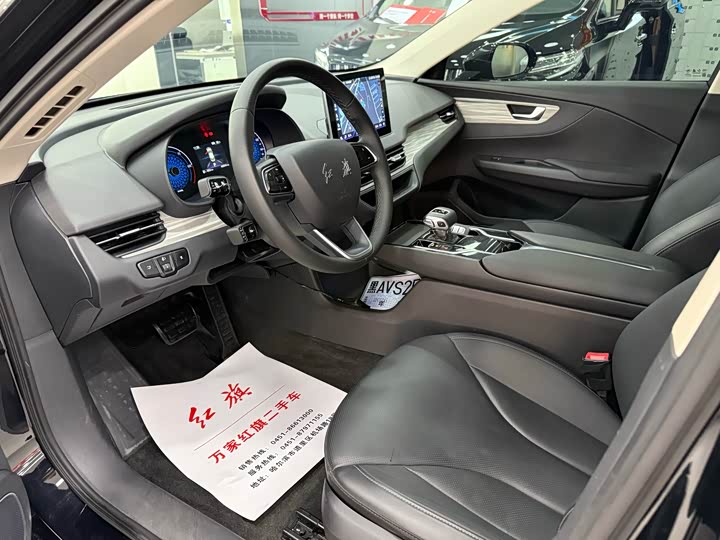 Фото 7 - Hongqi E-QM5