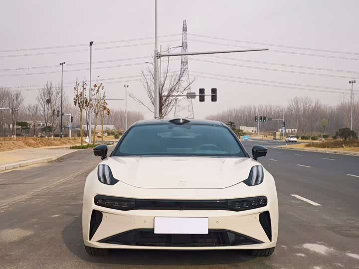 Фото 2 - Zeekr 001