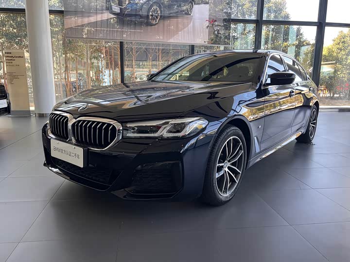 Фото 1 - BMW 5 Series