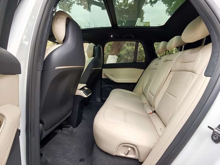 Фото 8 - Nio ES6