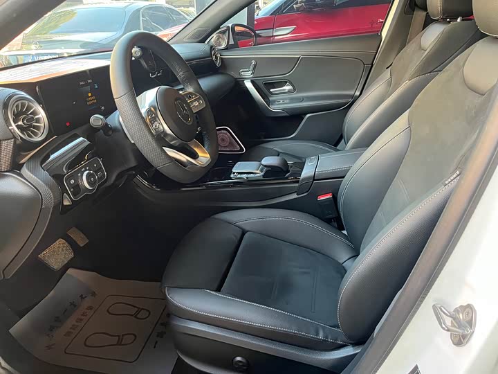 Фото 4 - Mercedes-Benz A-Class