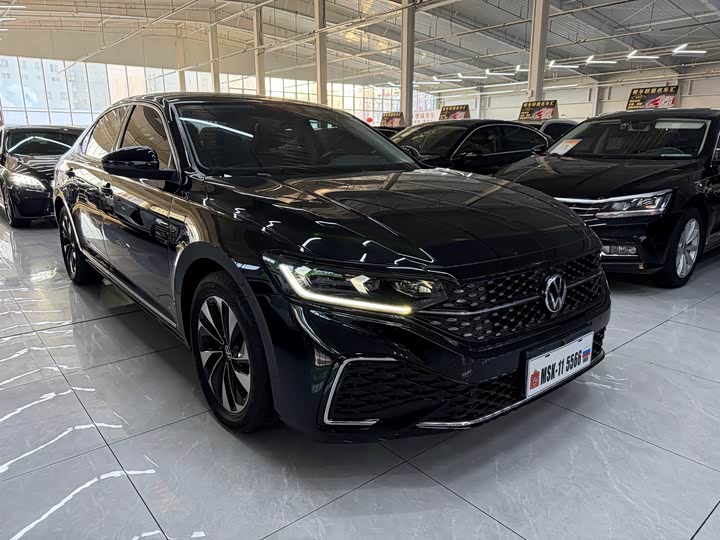 Фото 3 - Volkswagen Passat