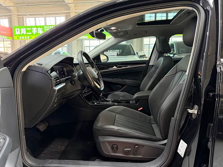 Фото 8 - Volkswagen Passat