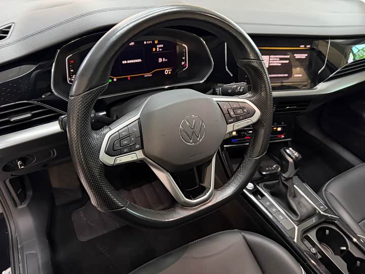 Фото 9 - Volkswagen Passat