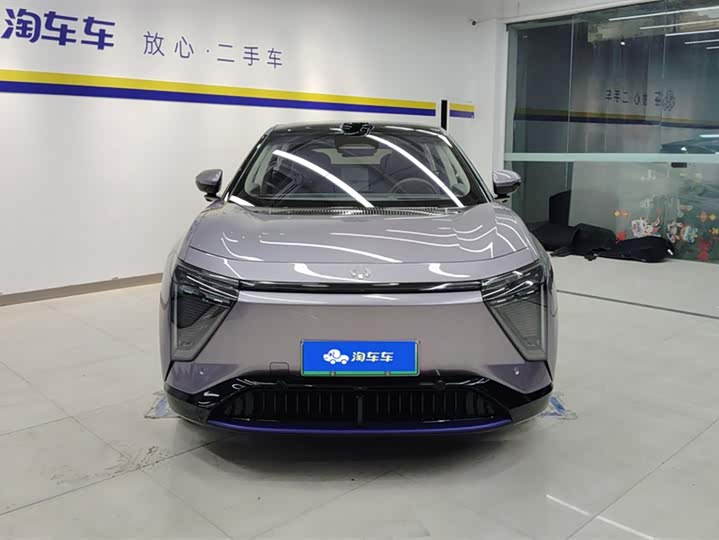 Фото 2 - HiPhi Y