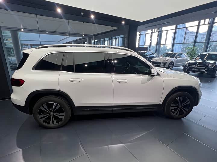 Фото 6 - Mercedes-Benz GLB-Class