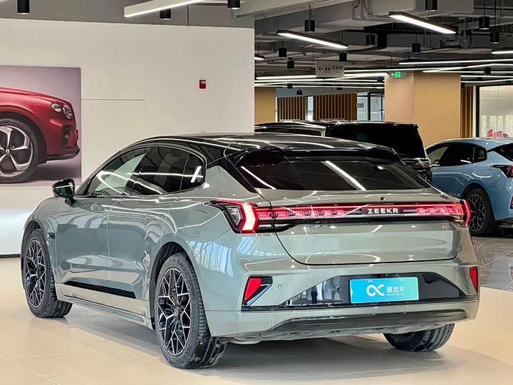 Фото 5 - Zeekr 001