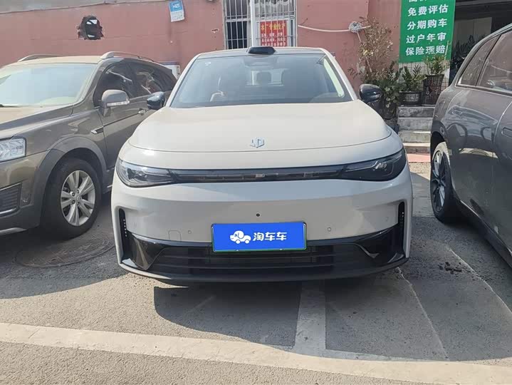 Фото 2 - Leapmotor C10