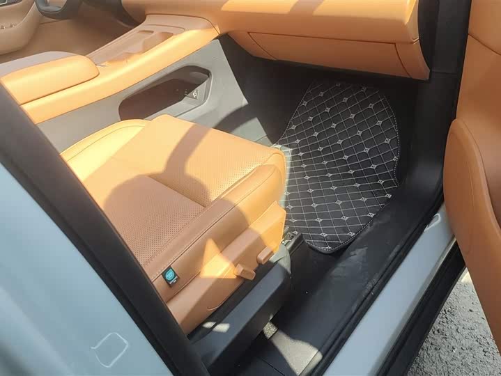 Фото 8 - Leapmotor C10