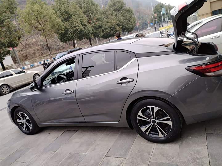 Фото 5 - Nissan Sylphy