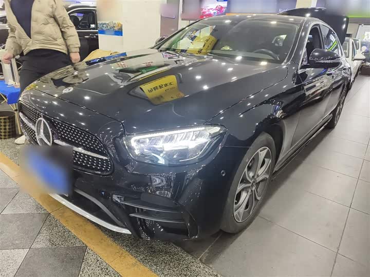 Фото 1 - Mercedes-Benz E-Class