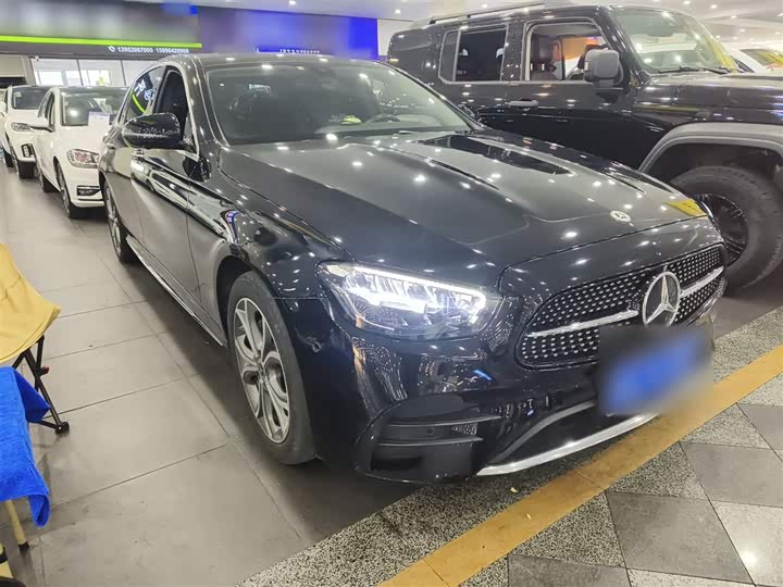 Фото 4 - Mercedes-Benz E-Class