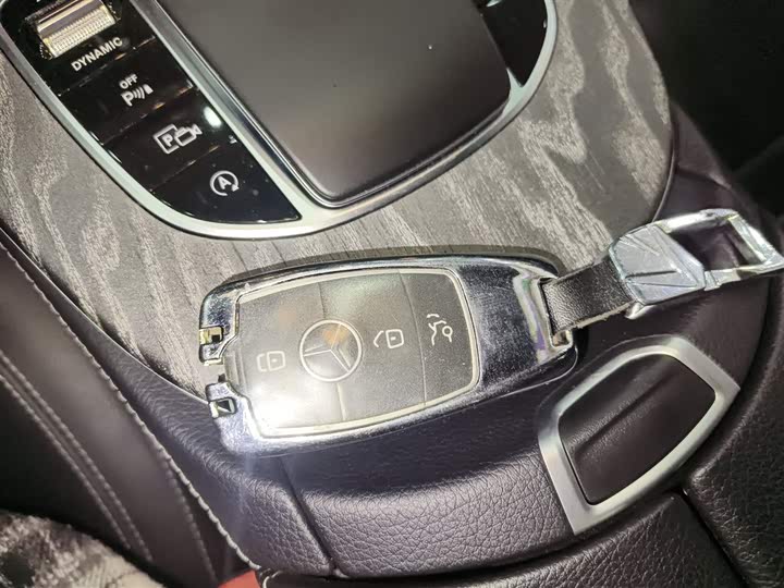 Фото 9 - Mercedes-Benz E-Class