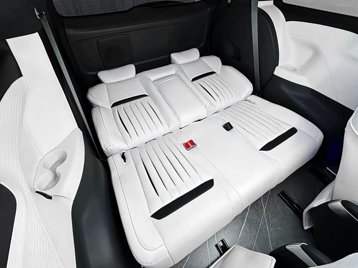 Фото 8 - Toyota Granvia