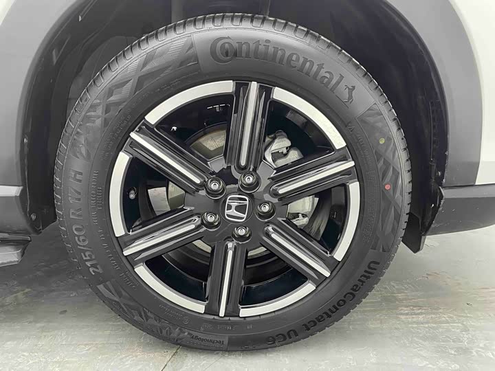 Фото 8 - Honda Vezel