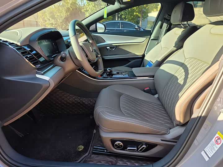 Фото 5 - BYD Han