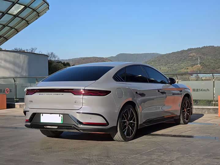 Фото 7 - BYD Han