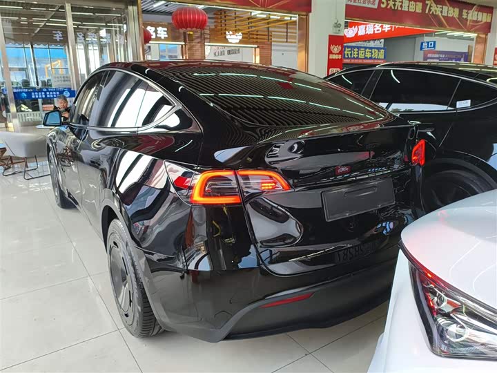 Фото 5 - Tesla Model Y