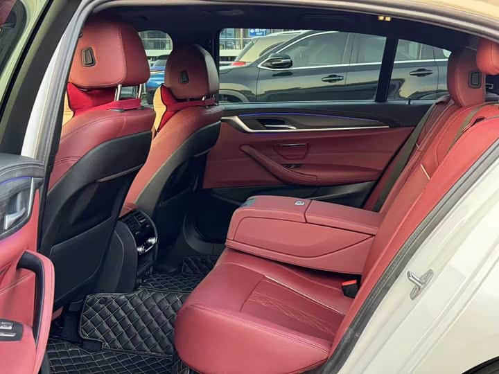 Фото 5 - BMW 5 Series