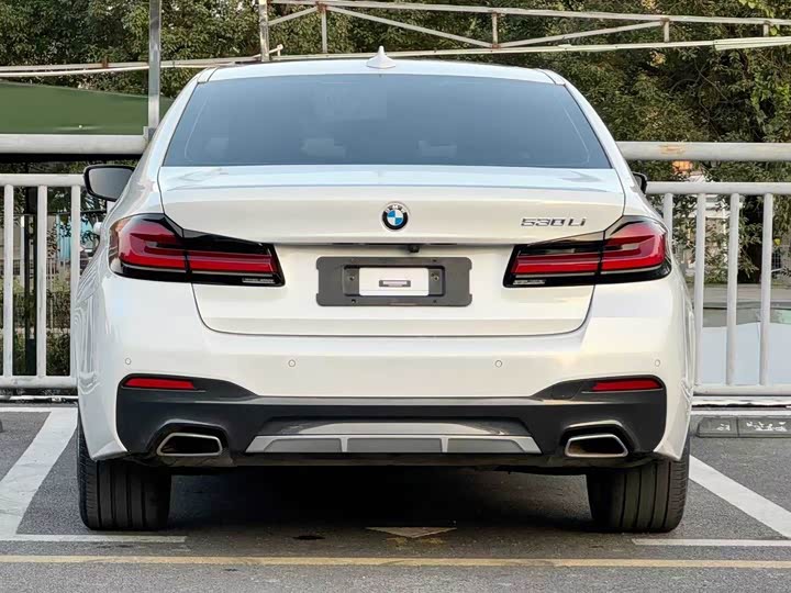 Фото 8 - BMW 5 Series