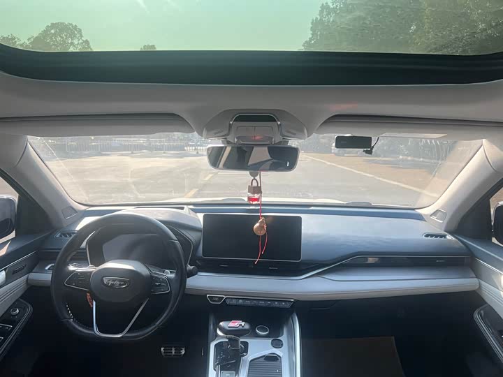 Фото 4 - Geely Preface