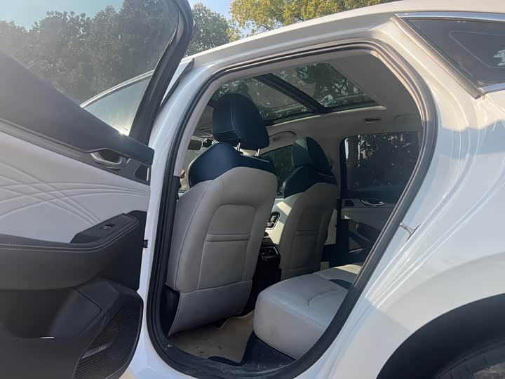 Фото 5 - Geely Preface