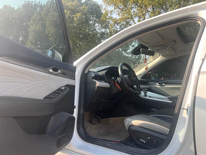 Фото 6 - Geely Preface