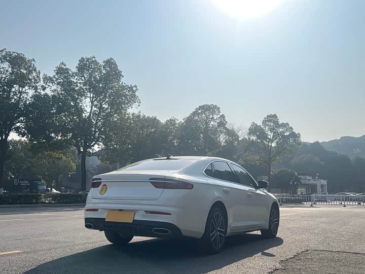 Фото 7 - Geely Preface