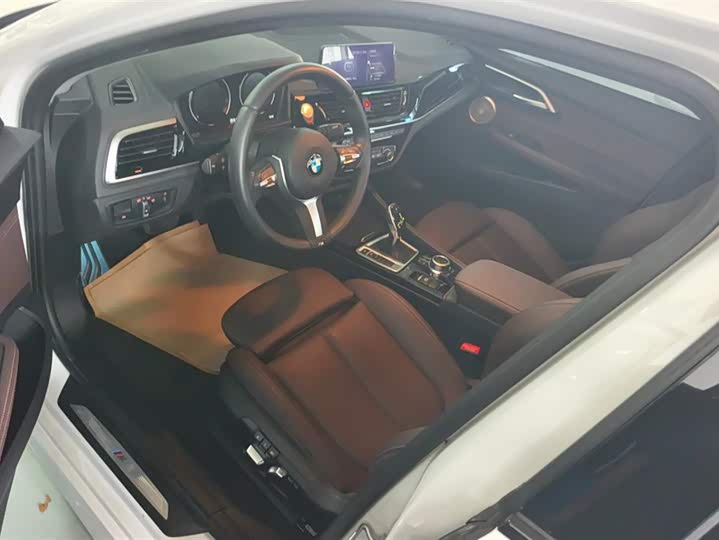 Фото 9 - BMW 1 Series