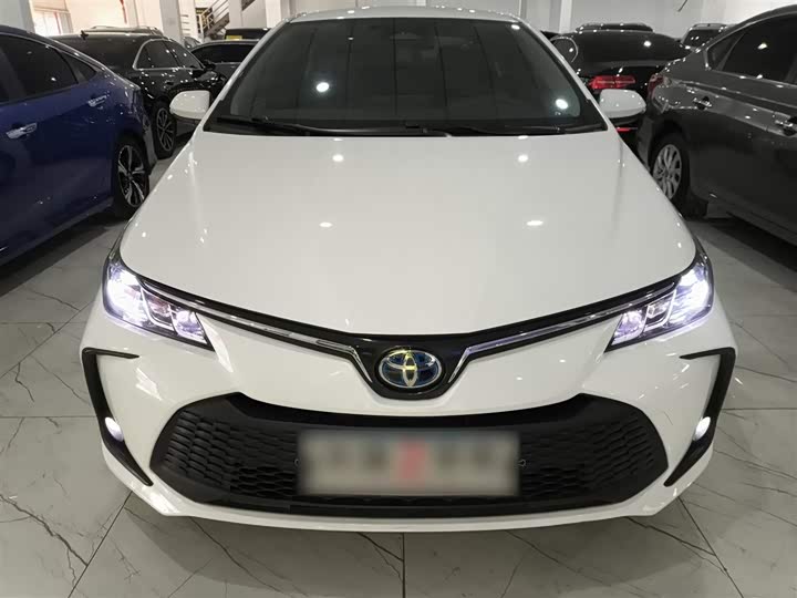 Фото 3 - Toyota Corolla