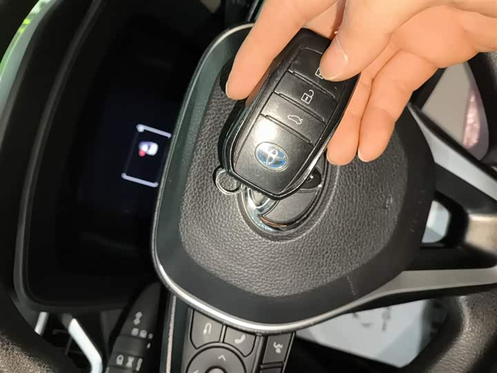 Фото 9 - Toyota Corolla