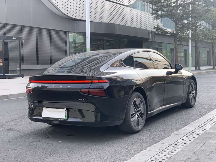 Фото 4 - XPeng P7