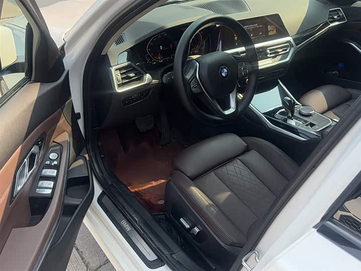 Фото 9 - BMW 3 Series