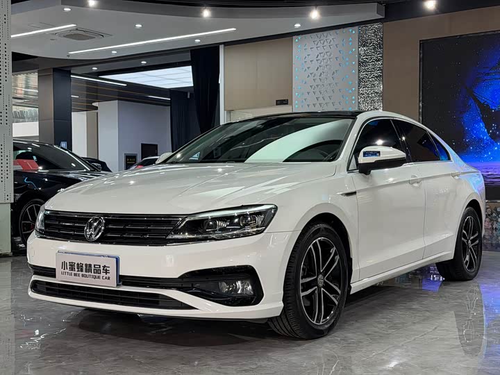 Фото 1 - Volkswagen Lamando L