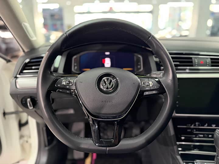 Фото 8 - Volkswagen Lamando L