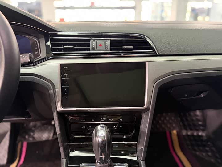 Фото 9 - Volkswagen Lamando L